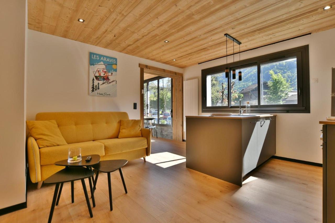 Bel Appartement Centre De Thones Lumineux Et Spacieux Neuf Exteriör bild